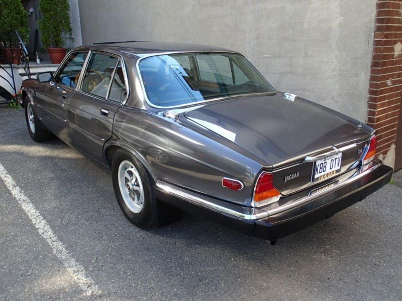 Je vais maintenant rouler en Jaguar XJ6 1986_x12