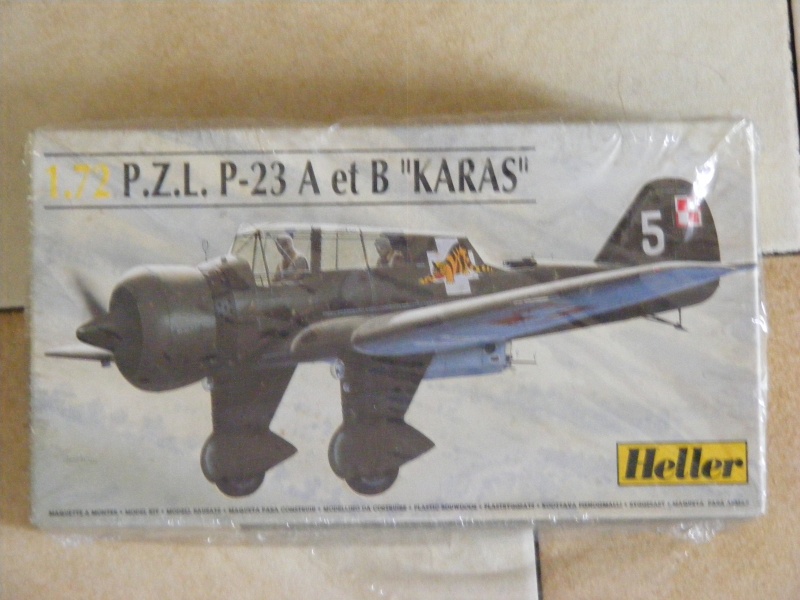 PZL P-23 A & B KARAS 1/72ème Réf 247 Dscf9425