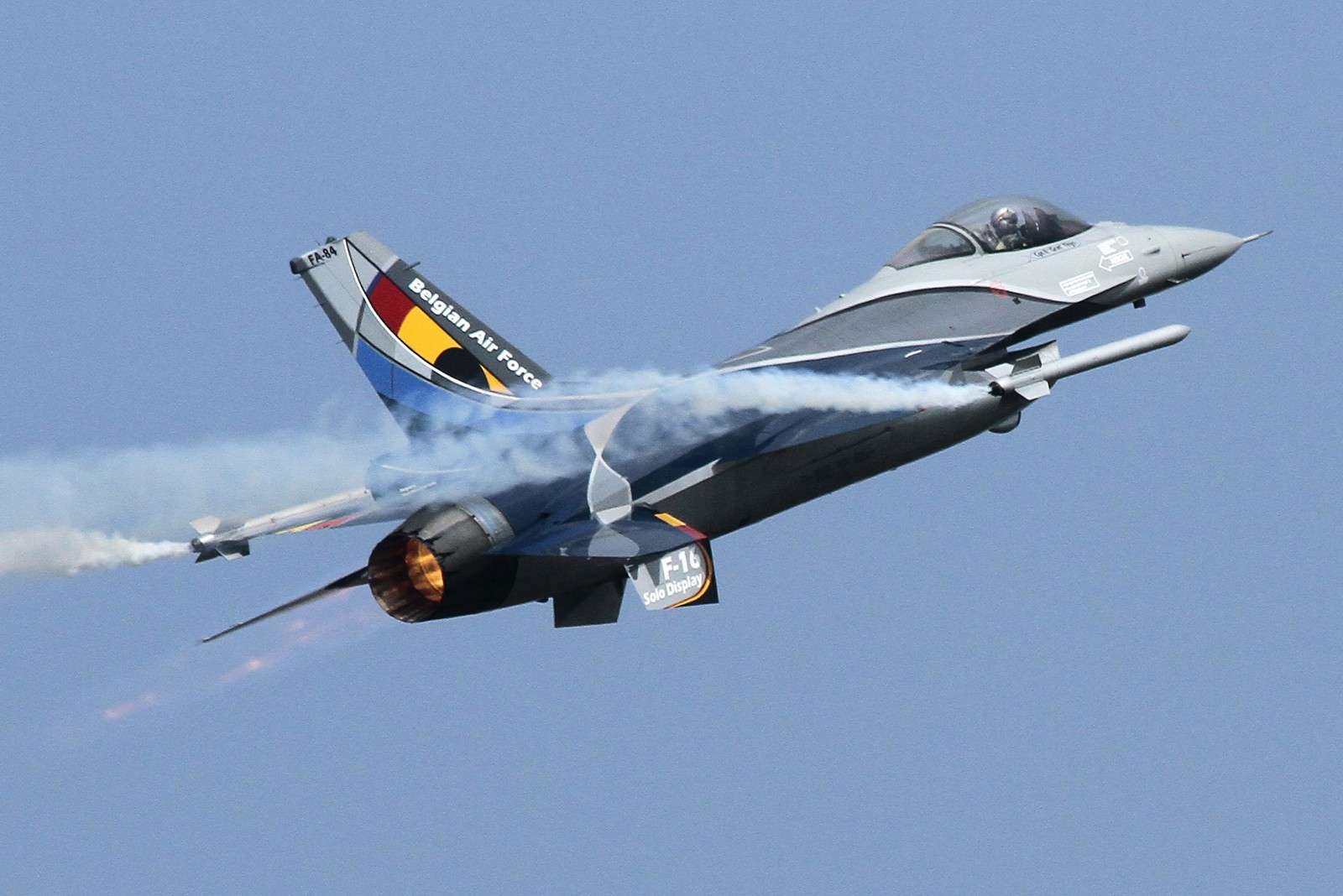 [12-14/09/2014]Meeting de Klein Brogel: Belgian Air Force Days... F16fa810