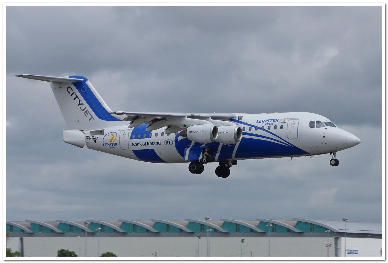 [21.05.2014] Avro RJ85 (EI-RJX) Cityjet couleurs Leinster P1140412