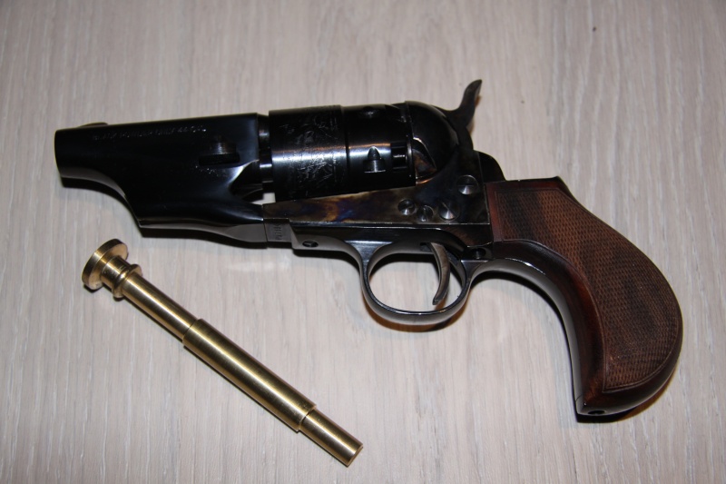 Un revolver à cartouche Img_1910
