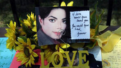 La maison de Michael Jackson vandalisée Media_10