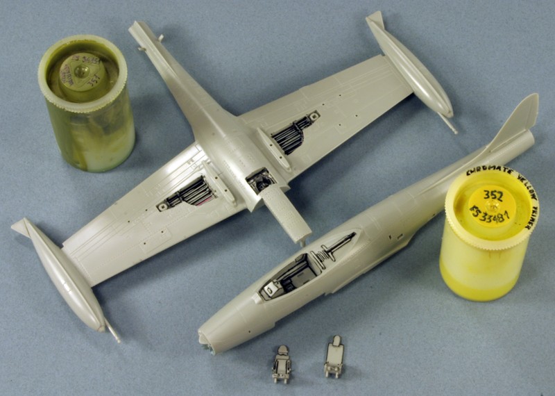 Republic F-84 E (&G) "Thunderjet"  [1:72  HOBBY BOSS] Img_6751
