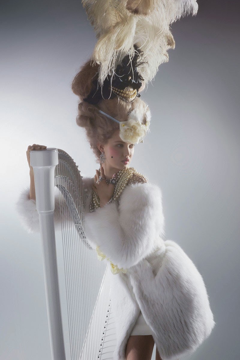 mode - Marie-Antoinette muse de la Mode - Page 3 Lindse17