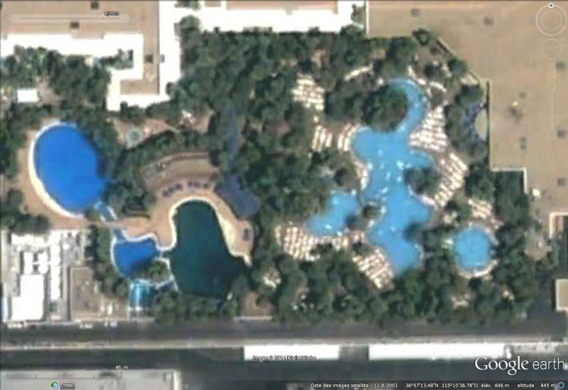 Les piscines du Monde découvertes avec Google Earth - Page 2 Sans_445