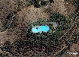 Les piscines du Monde découvertes avec Google Earth - Page 4 Sans_456