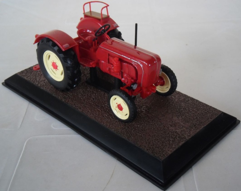 Nouvelle collection: les Tracteurs Mythiques  par ATLAS au 1/32ème 313