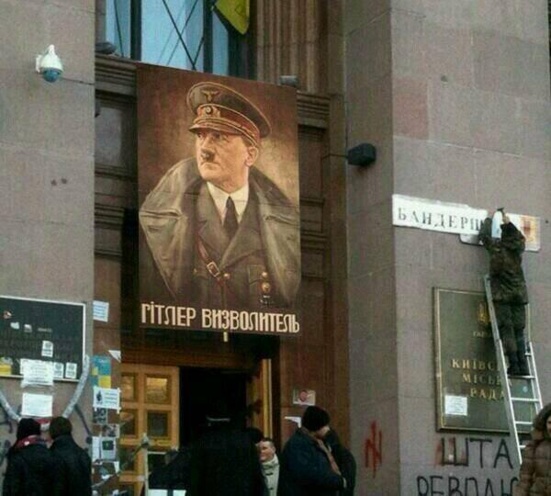 2011 - RUSSIE UKRAINE ET LA CRIMEE Hitler10