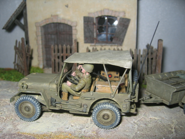 US light tank M5A1 Tamiya - Willys Jeep with trailer Italeri les deux au 1/35e Photo_50