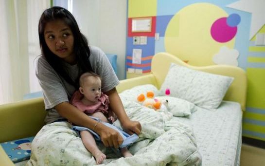 Un couple australien abandonne un bébé trisomique à sa mère porteuse  40517510