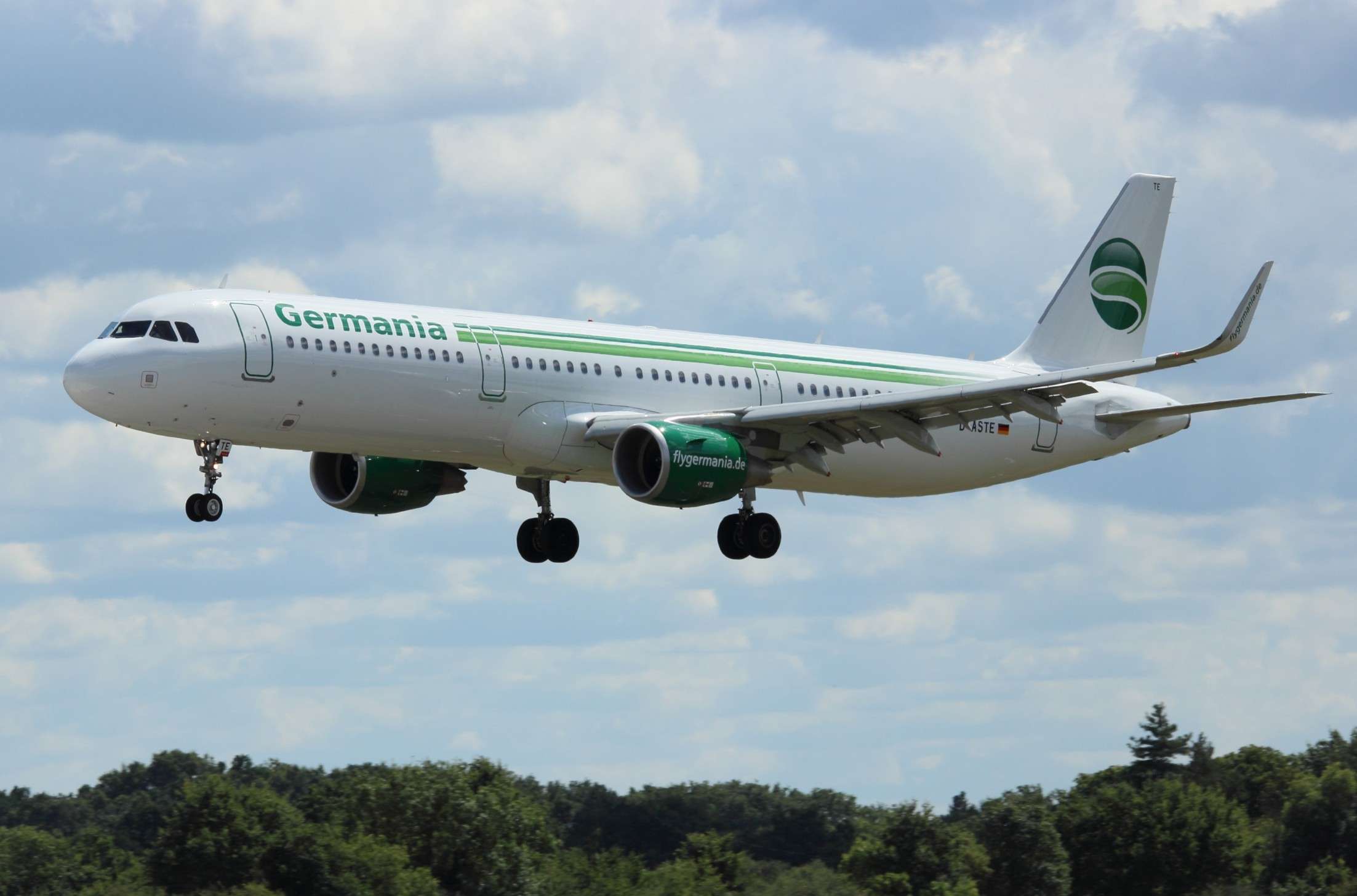 [01/08/2014] Airbus A321 (D-ASTE) Germania  Nantes48