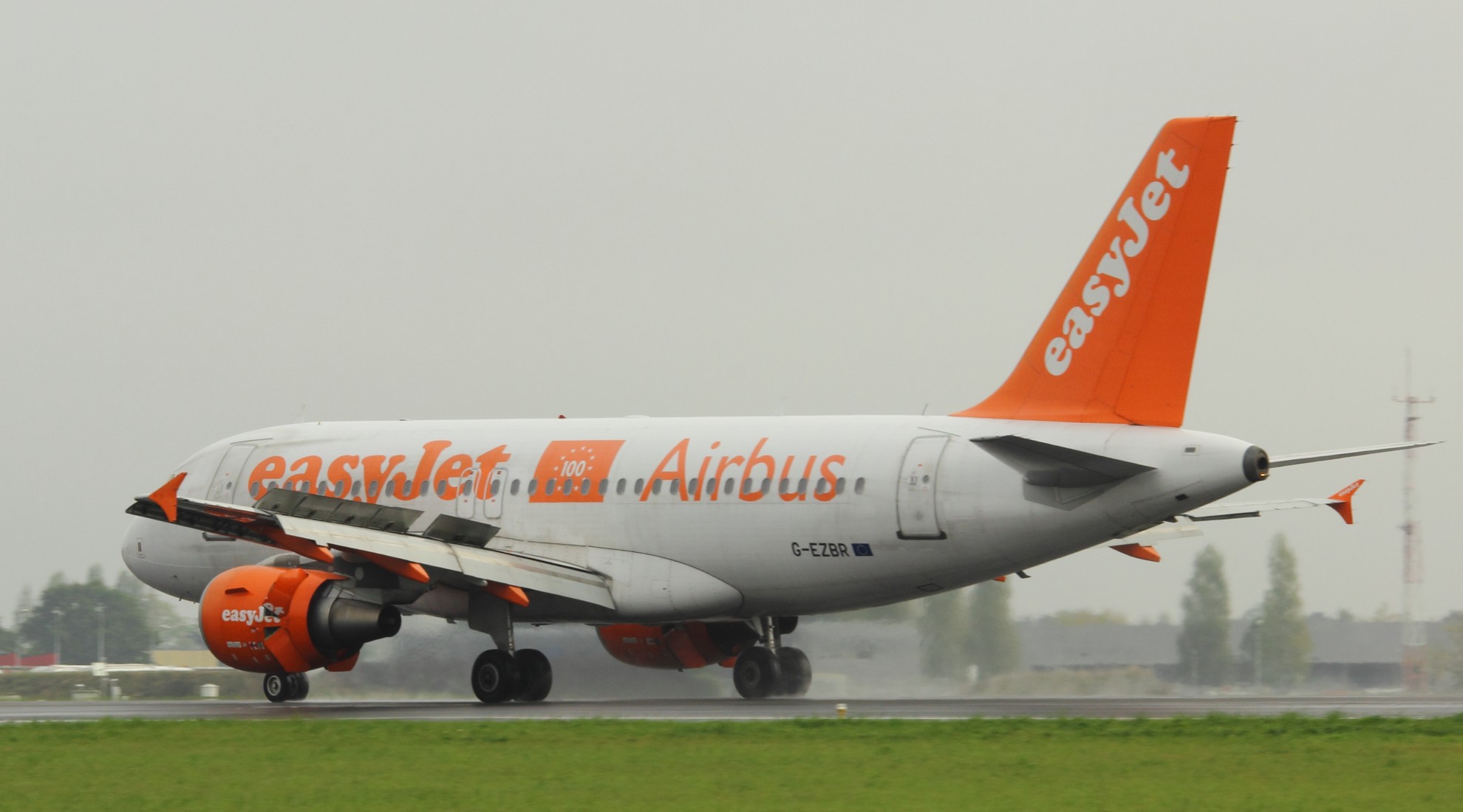 [25/10/2014] A319 Easyjet (G-EZBR) 100th Airbus   Nantes97