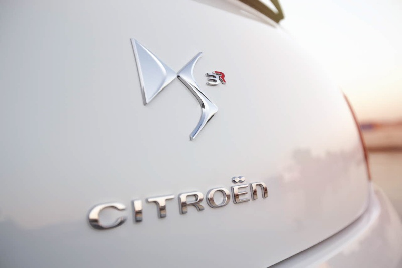 [DECLINAISON] Citroën DS3 Racing - Page 13 04249210