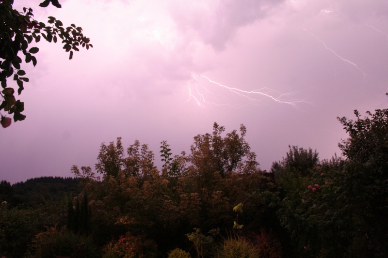 Deux malheureux clairs ... Orage_11