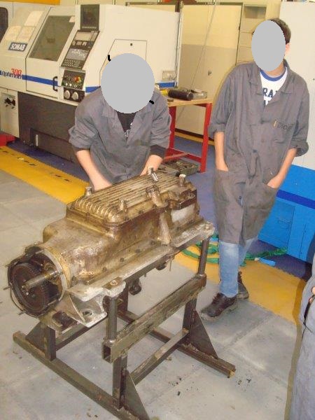 moteur berliet Dsc04216