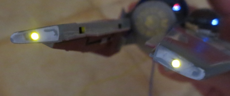 STAR WARS : eta-2 (Revell) en survol d'épave - Page 2 Feux_a10