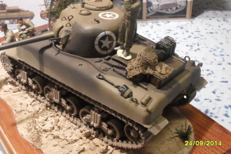 Sherman M4A1 DV  "DRAGON 1/35 " - Page 3 2014-050