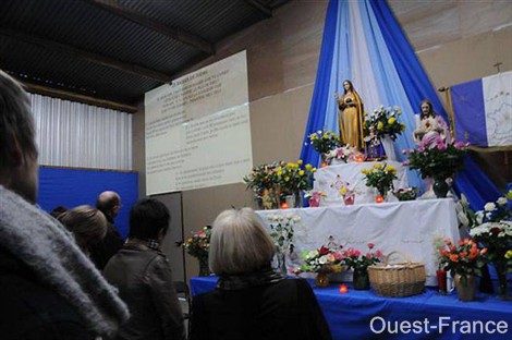 LES APPARITIONS MARIALES DE VALLET EN LOIRE ATLANTIQUE.... Associ10