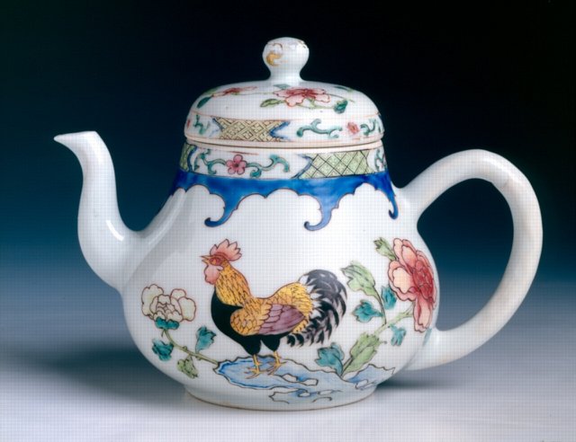 Théière Porcelaine Chine QING Famille Rose YONGZHENG 18410