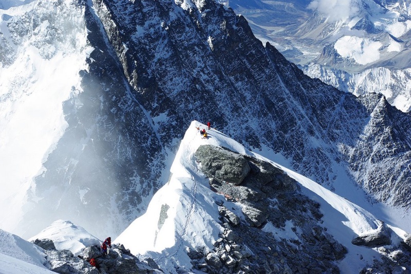 L'ascension de l'Everest 18767810