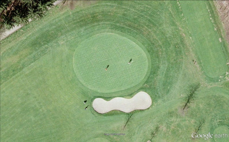 Les golfs découverts dans Google Earth Birdy10