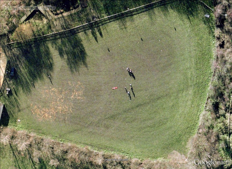 Les golfs découverts dans Google Earth - Page 2 Londre11