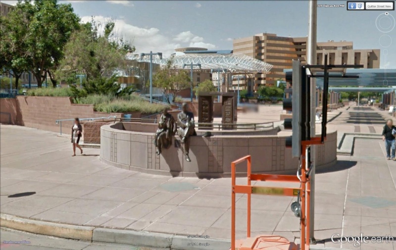 Sculptures "Sidewalk Society" et "El Senador" à Albuquerque, Nouveau Mexique - Etats-Unis Senado10