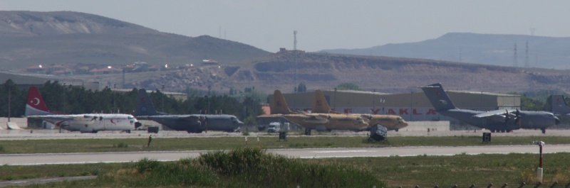 A400M turc parmi ses anciens C130 et Transall ( Kayseri ) Dsc00311
