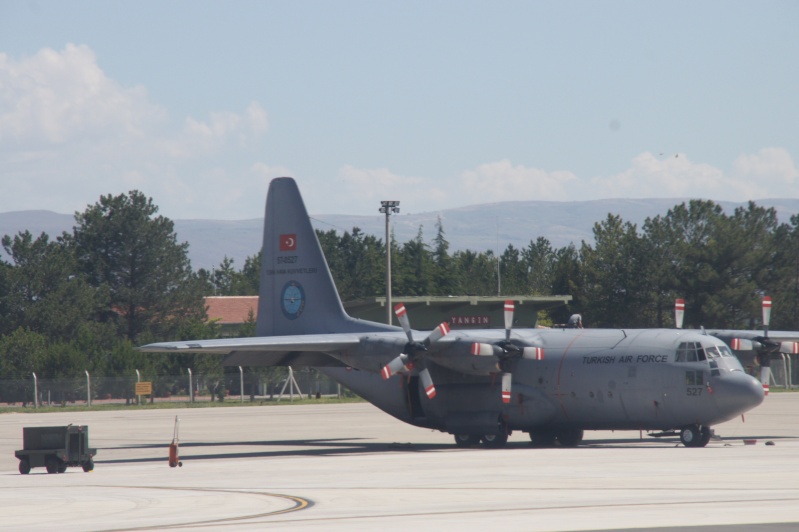 A400M turc parmi ses anciens C130 et Transall ( Kayseri ) Dsc00329