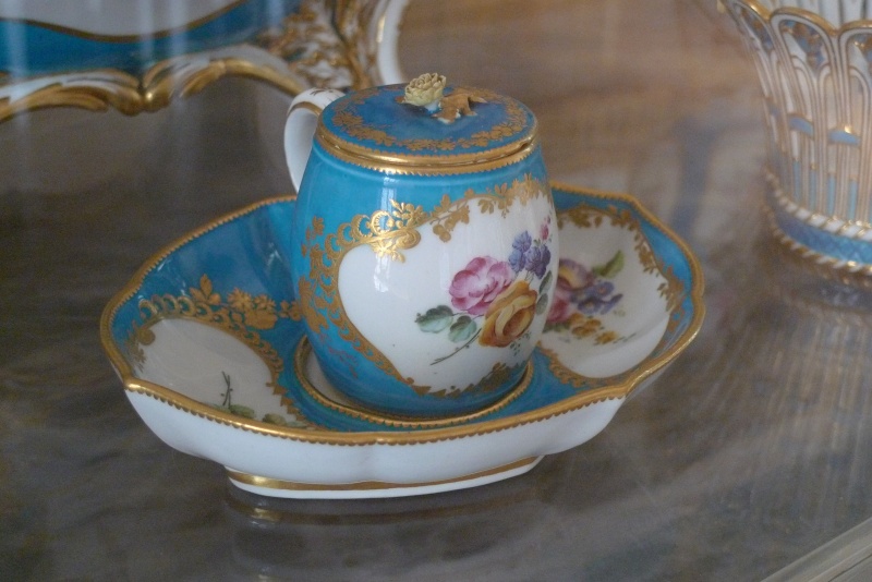 Porcelaines de Vincennes et de Sèvres P1160321