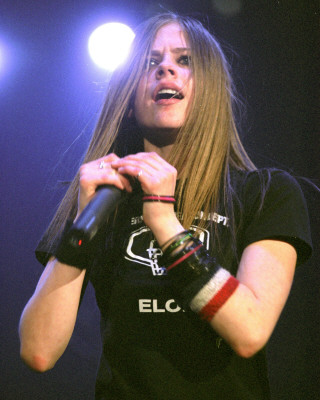 Avril-Lavigne Avril210