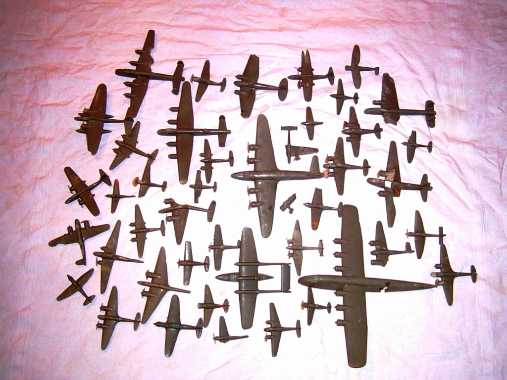 Maquette  d avions  pour l instruction dans la FLAK  00210