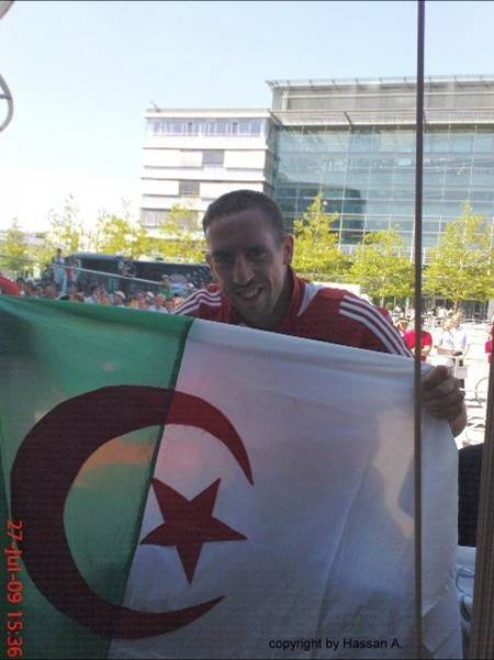 Ribery ouvre son bar islamique : une petite soif ? Att00089