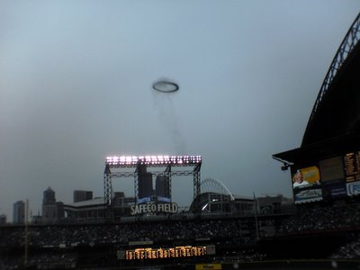 2009: UFO over King's Dominion Tv et HD super qualité  Seattl10