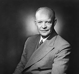 Eisenhower donte ta pushtonte Zonën 51  Ike10