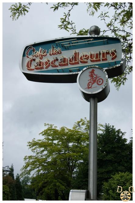 Le Café des Cascadeurs (Walt Disney Sutdios) - Page 2 Dsc08814