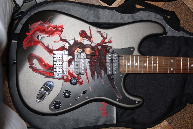 La nouvelle guitare électrique de Evil Eye Essaie10