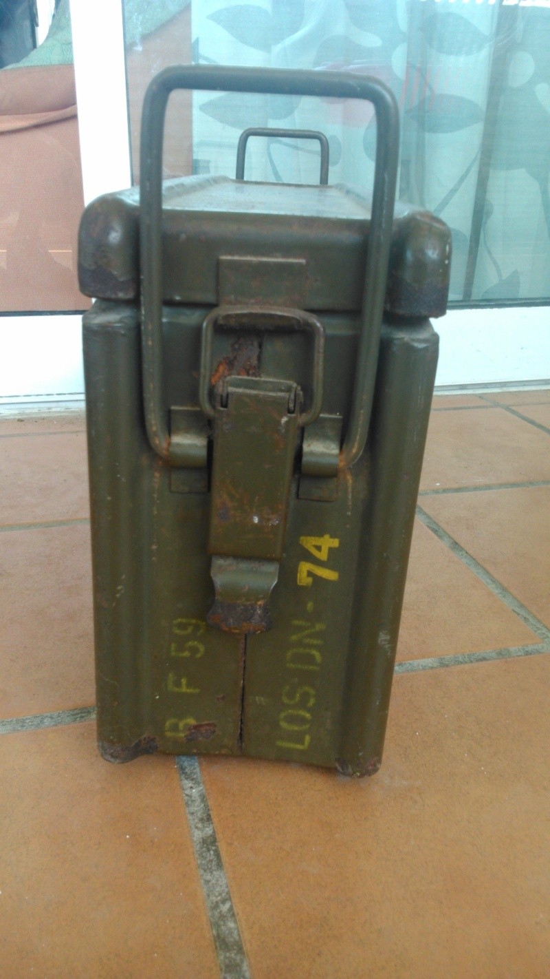 Caja de munición del 40 X 311 mm (metal). Dsc_0411