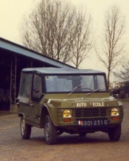La Citroën Méhari Armée. ( Source Ancyclopédie des Armes) Mehari10