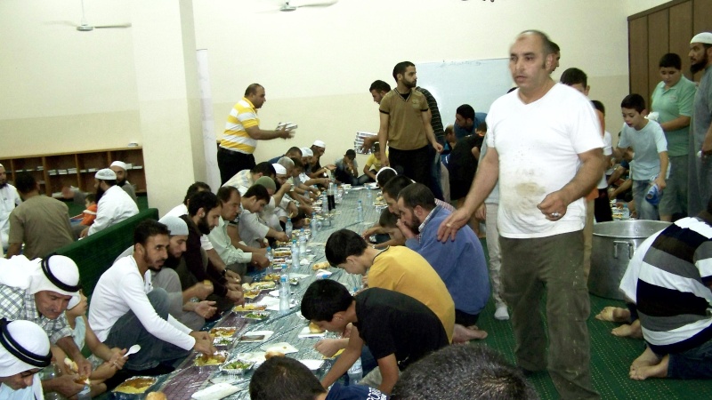 الإفطار الجماعي في مسجد السنة  100_8817