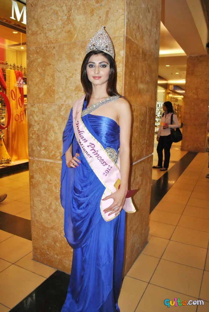 Nikita Sharma ( India 2012) Indian10