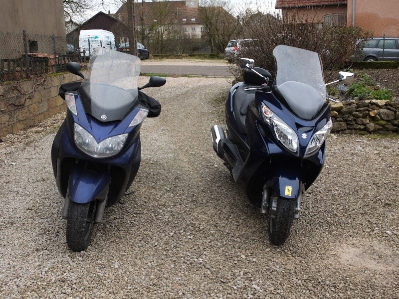 Et les gros scoots, ça ne vous branche pas ?  Dscf9711