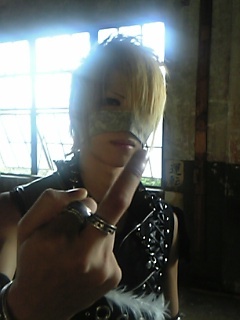 Pics with Reita - Page 2 Reita_10