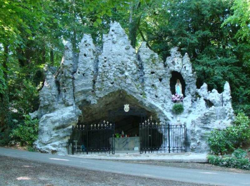 Les répliques de la grotte de Lourdes - Page 2 2014-382