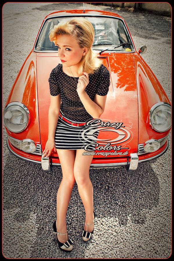 des jolies filles et des porsches 10419510