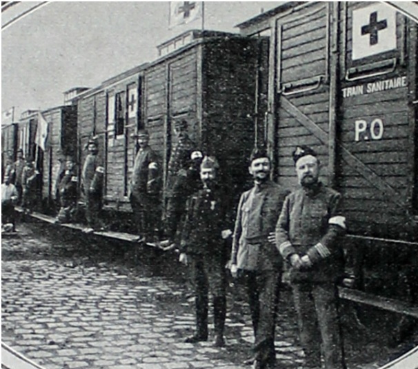 FORD T 1917 Ambulance [1/16 ACADEMY + Scratch] - Page 8 Train_11