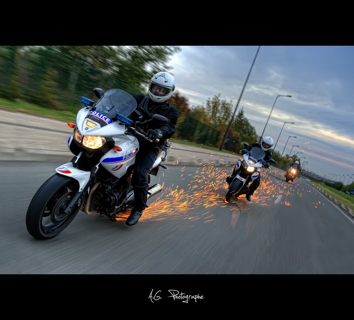 [topic unique] Les plus belle photo de moto du net - Page 12 73439_10