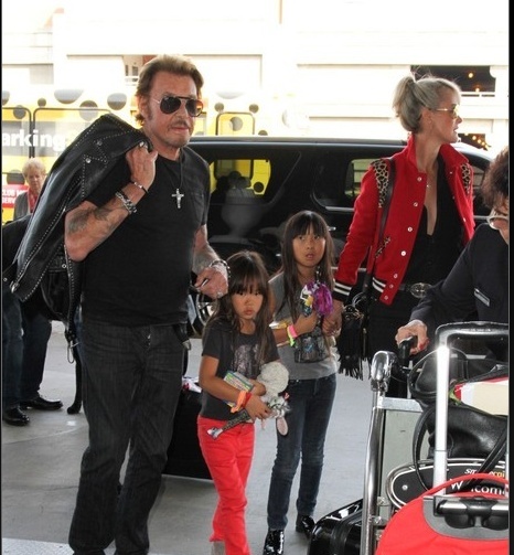 Johnny à l'aéroport de Los Angeles le 14 oct 2014 Captu179