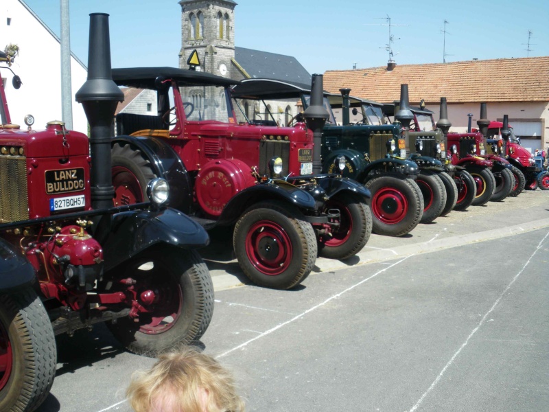 quelques vieux tracteurs LANZ BULLDOG lors d'une brocante à Zilling 2014-025