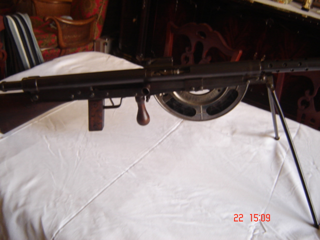 Le fusil-mitrailleur Chauchat et ses accessoires  1059